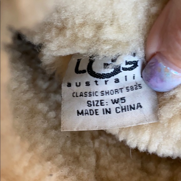 Classic Short Uggs - Picture 5 of 5